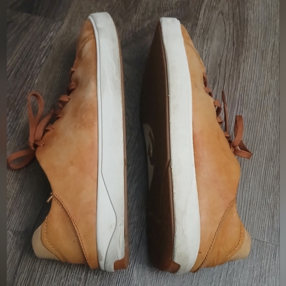 OluKai Lae'ahi Li 'Ili Brown Leather Sneakers Distressed Mens Size 9 - Picture 6 of 9